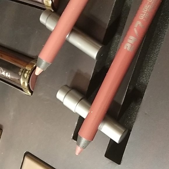 URBAN DECAY NAKED MAKEUP VAULT VOLUME THREE - Picture 13 of 15